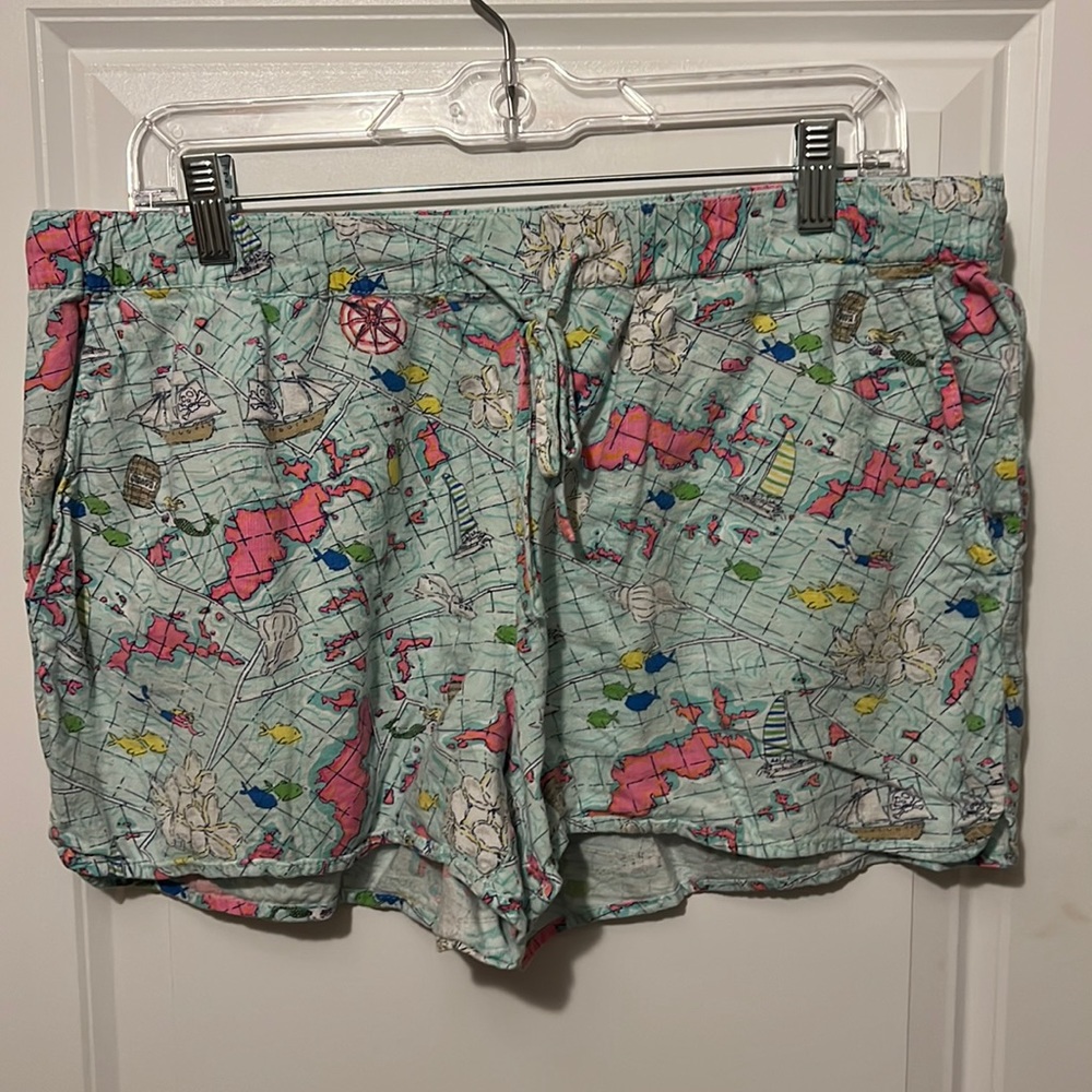 Vineyard Vines shorts with elastic waistband and drawstring tie